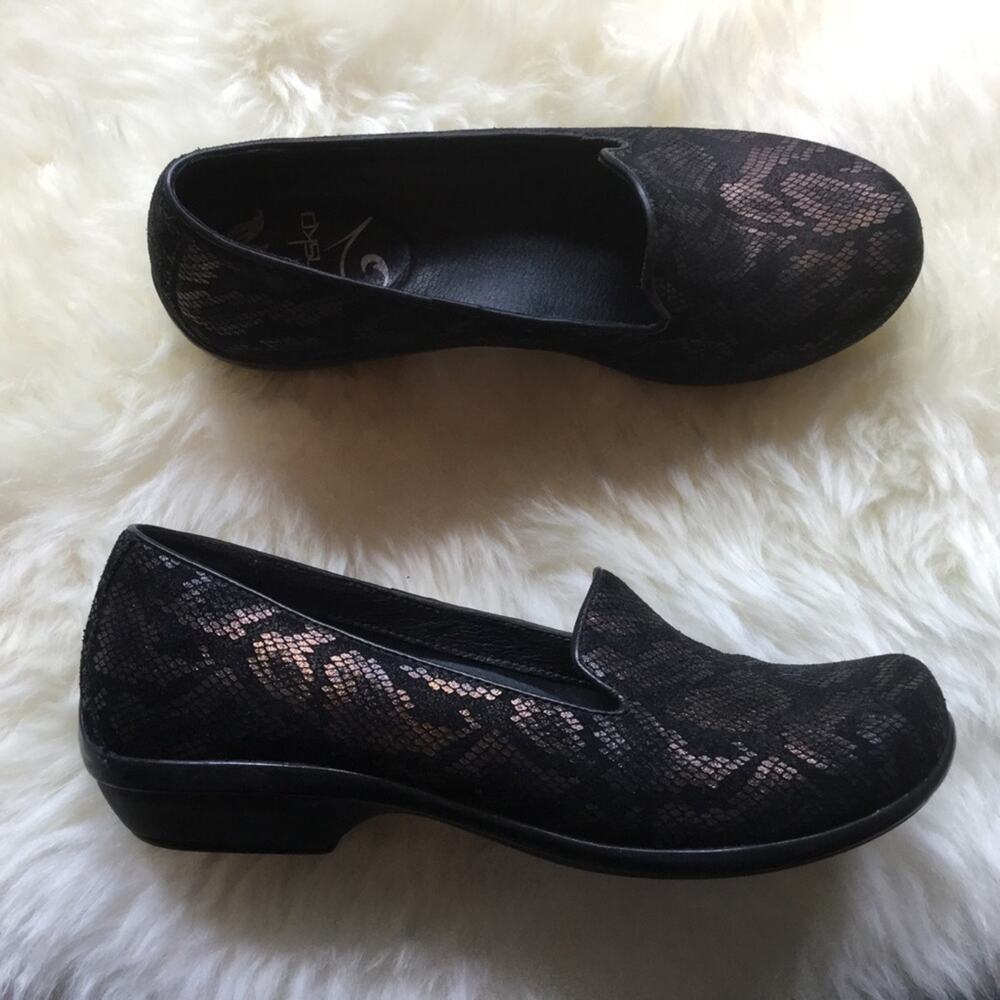 Dansko Olivia 36 Bronze Snake Smoking Slipper